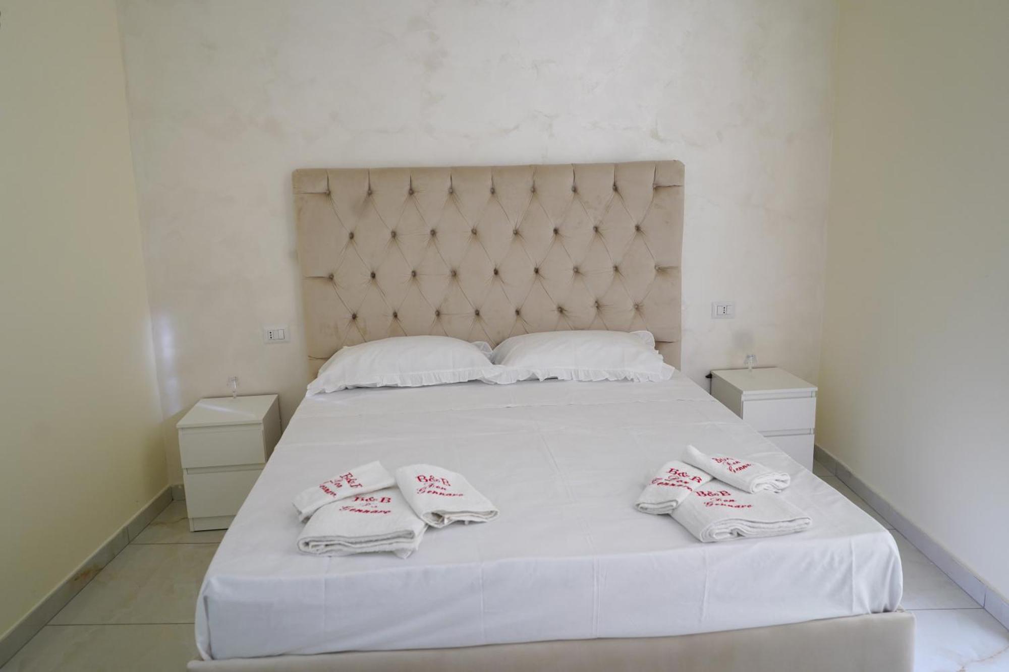 Bed and Breakfast Beb Don Gennaro Neapel Exterior foto