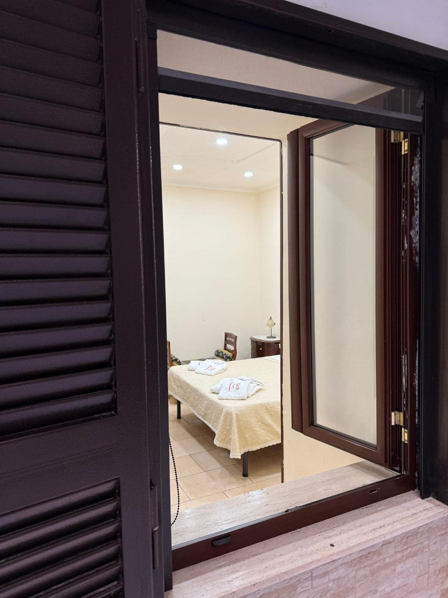 Bed and Breakfast Beb Don Gennaro Neapel Exterior foto